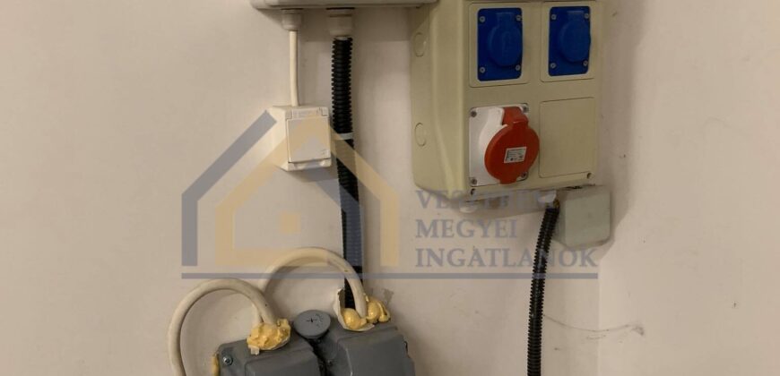 Iroda eladó (Beschreibung auf deutsch verfügbar)