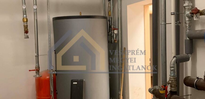 Iroda eladó (Beschreibung auf deutsch verfügbar)