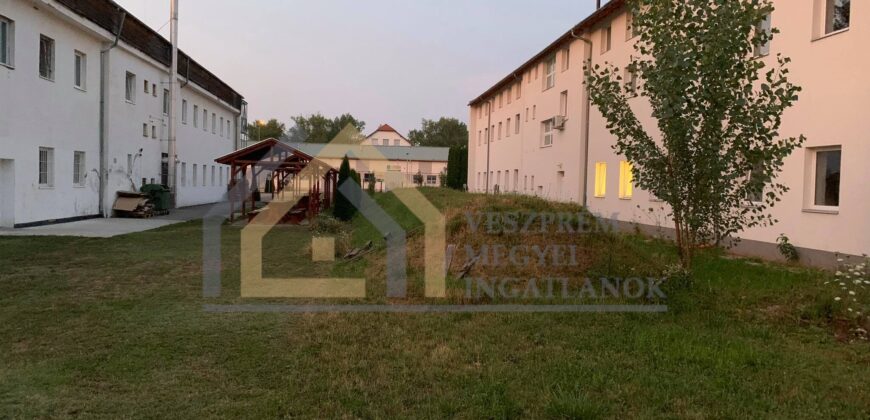 Iroda eladó (Beschreibung auf deutsch verfügbar)