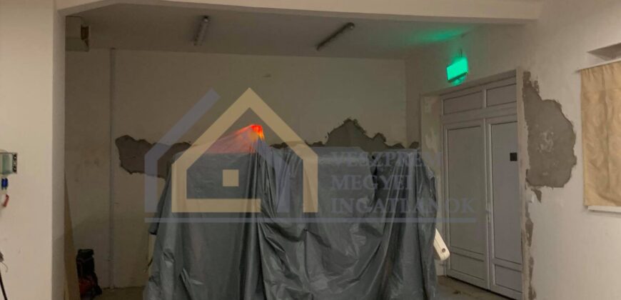 Iroda eladó (Beschreibung auf deutsch verfügbar)