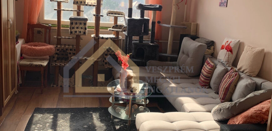 Eladó Panellakás Veszprémben!